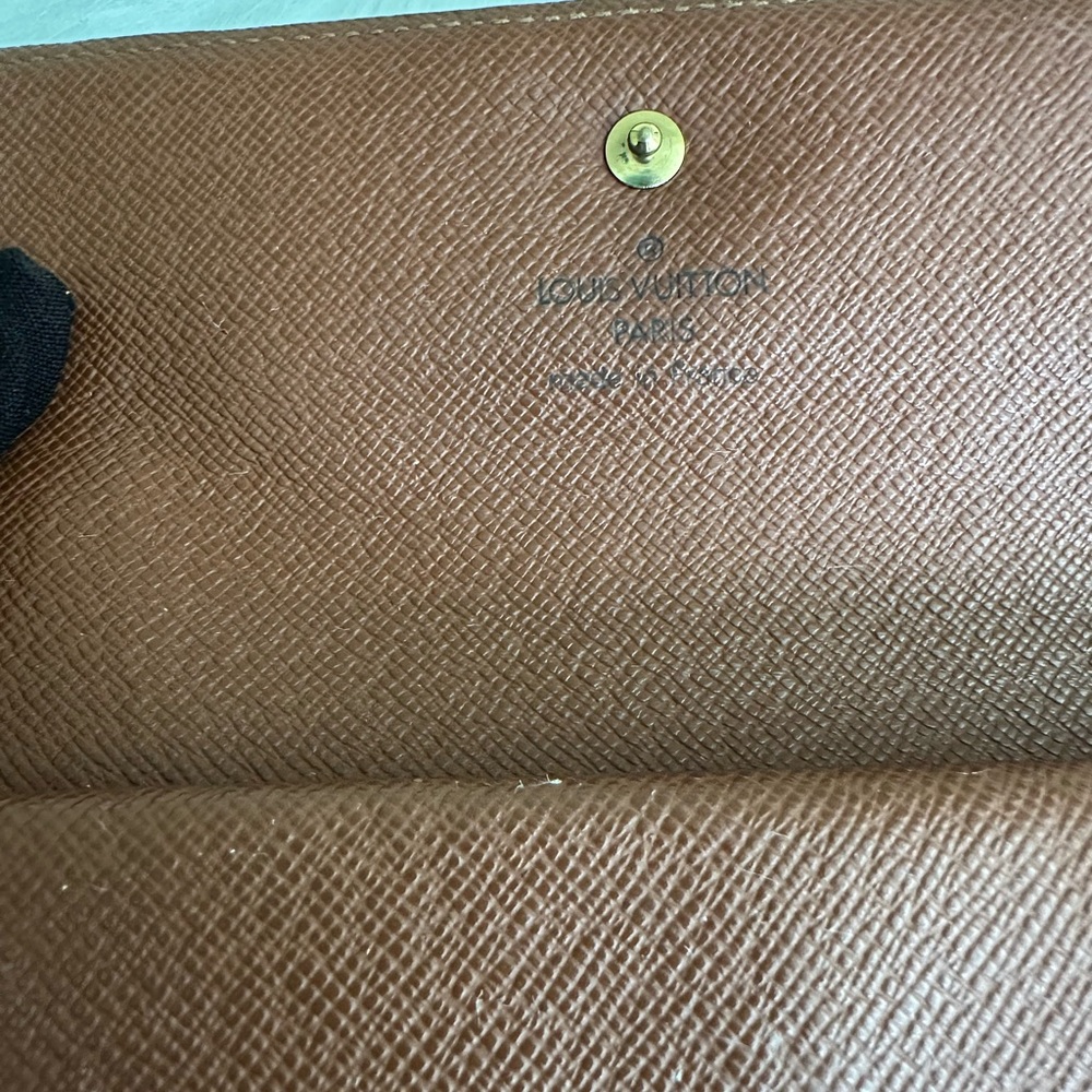 Stunning Brown Monogram Wallet - image 5